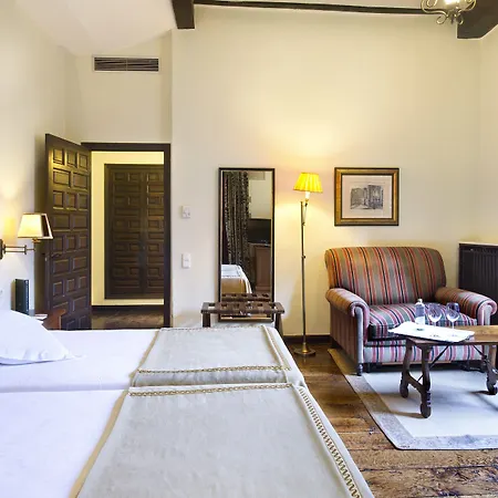 Parador de Santillana Gil Blas-2